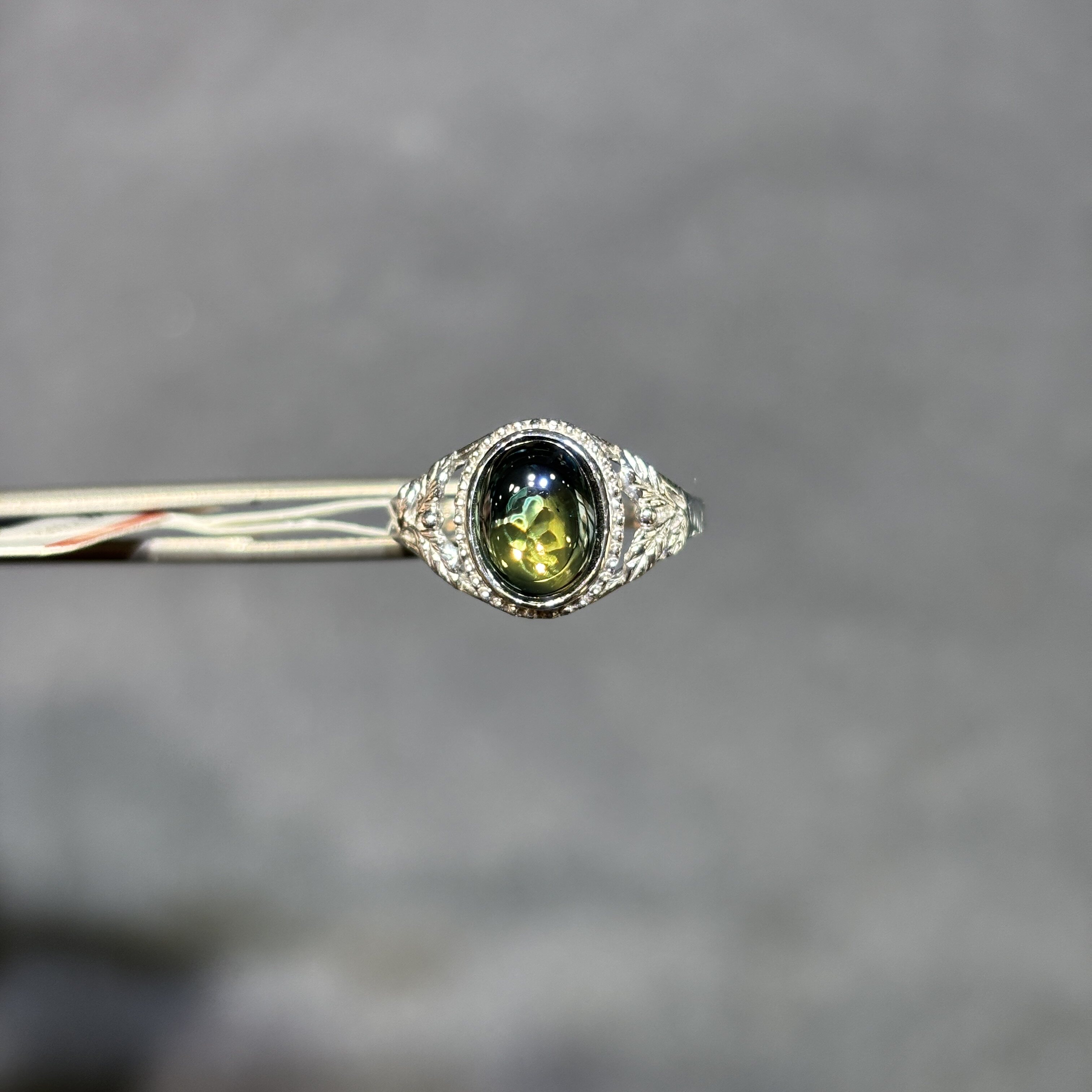 18k白金天然花色蓝宝石戒指复古黄色蓝宝石女戒素面糖塔椭圆7*9