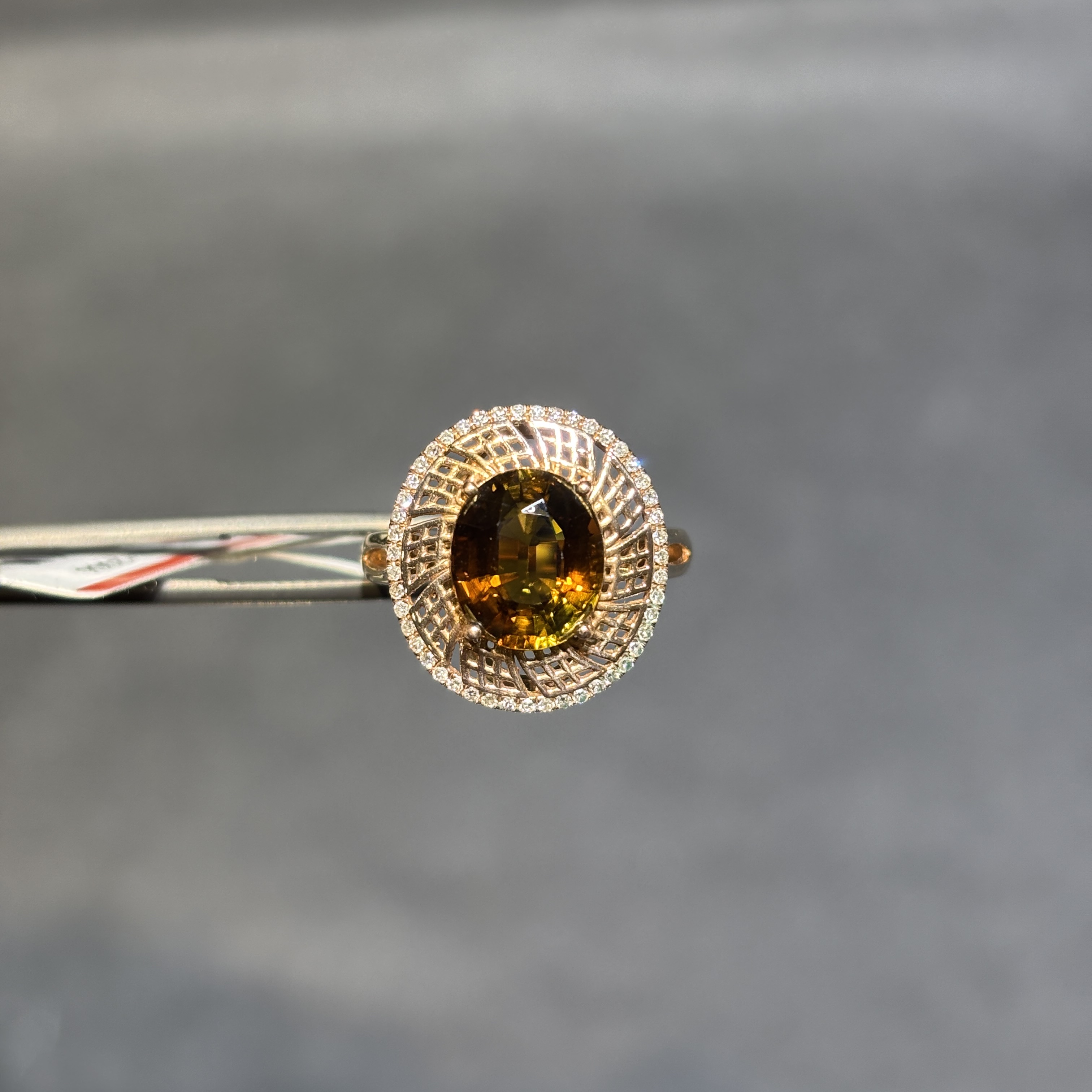 18k天然金碧玺戒指香槟棕配钻石