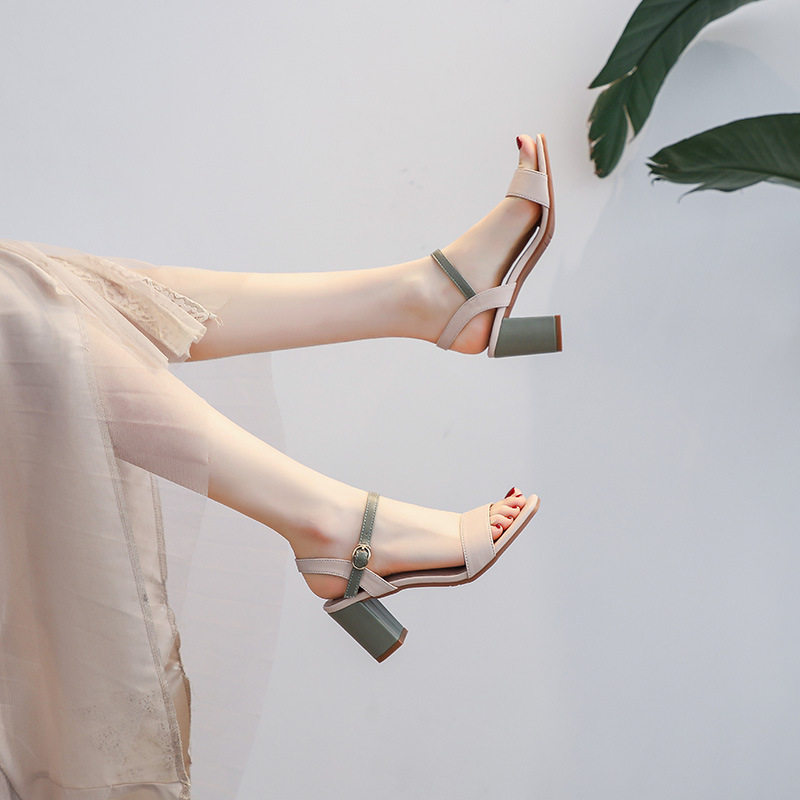 凉鞋女2025夏季新款韩版百搭学生时装仙女风粗跟露趾一字带