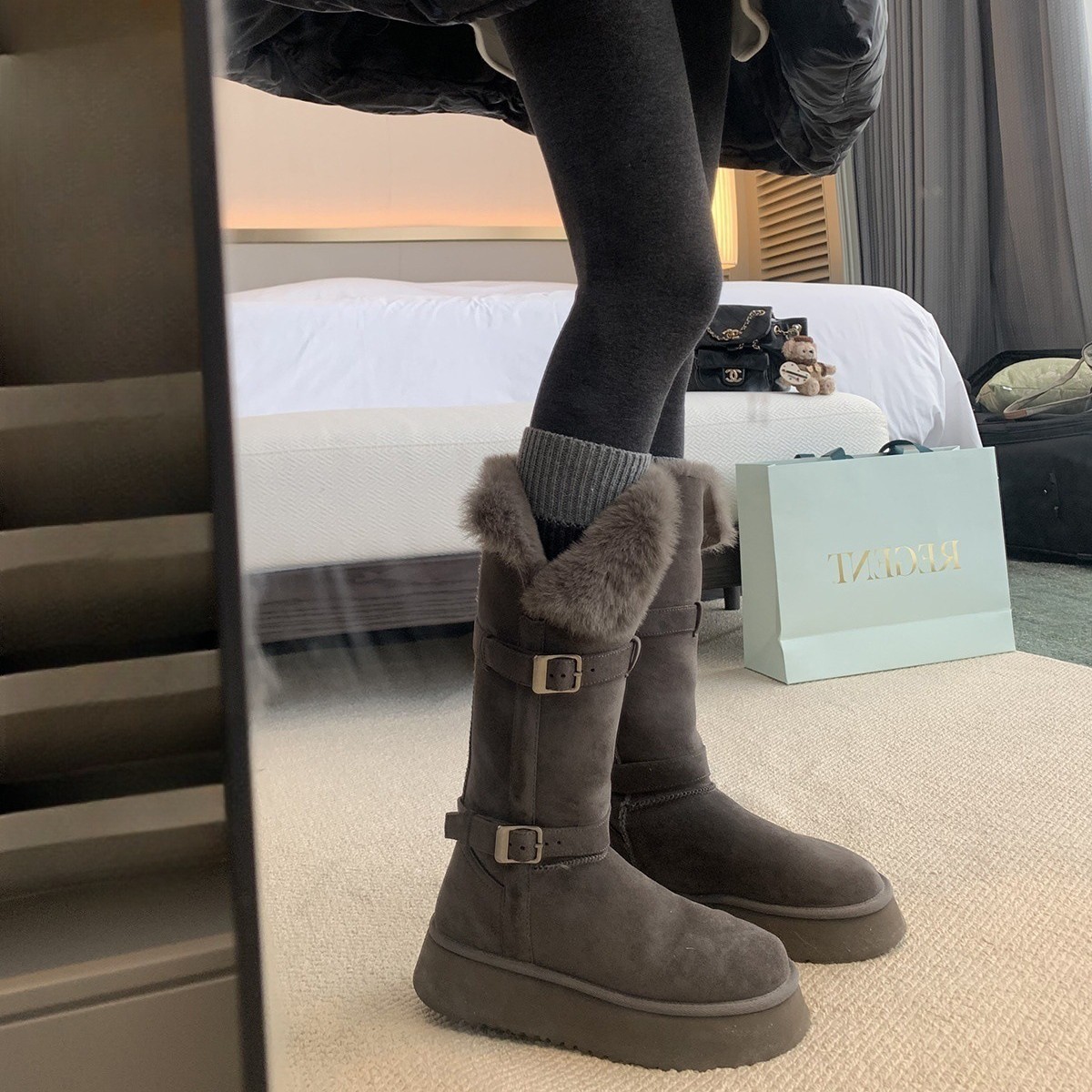 葡萄妈studiolee扣带厚底毛毛翻边保暖棉鞋中长筒雪地靴女冬季款