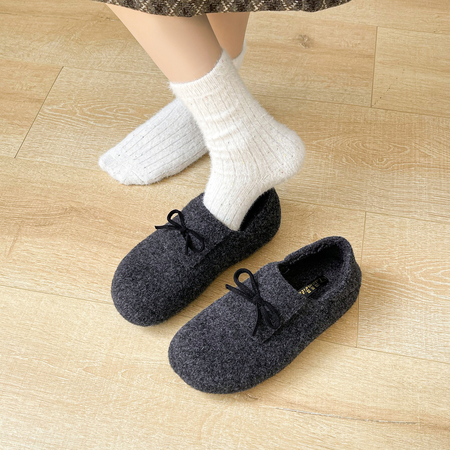 灰色玛丽珍女鞋巨好看配裙子的法式加绒单鞋毛毛鞋女外穿2025新款