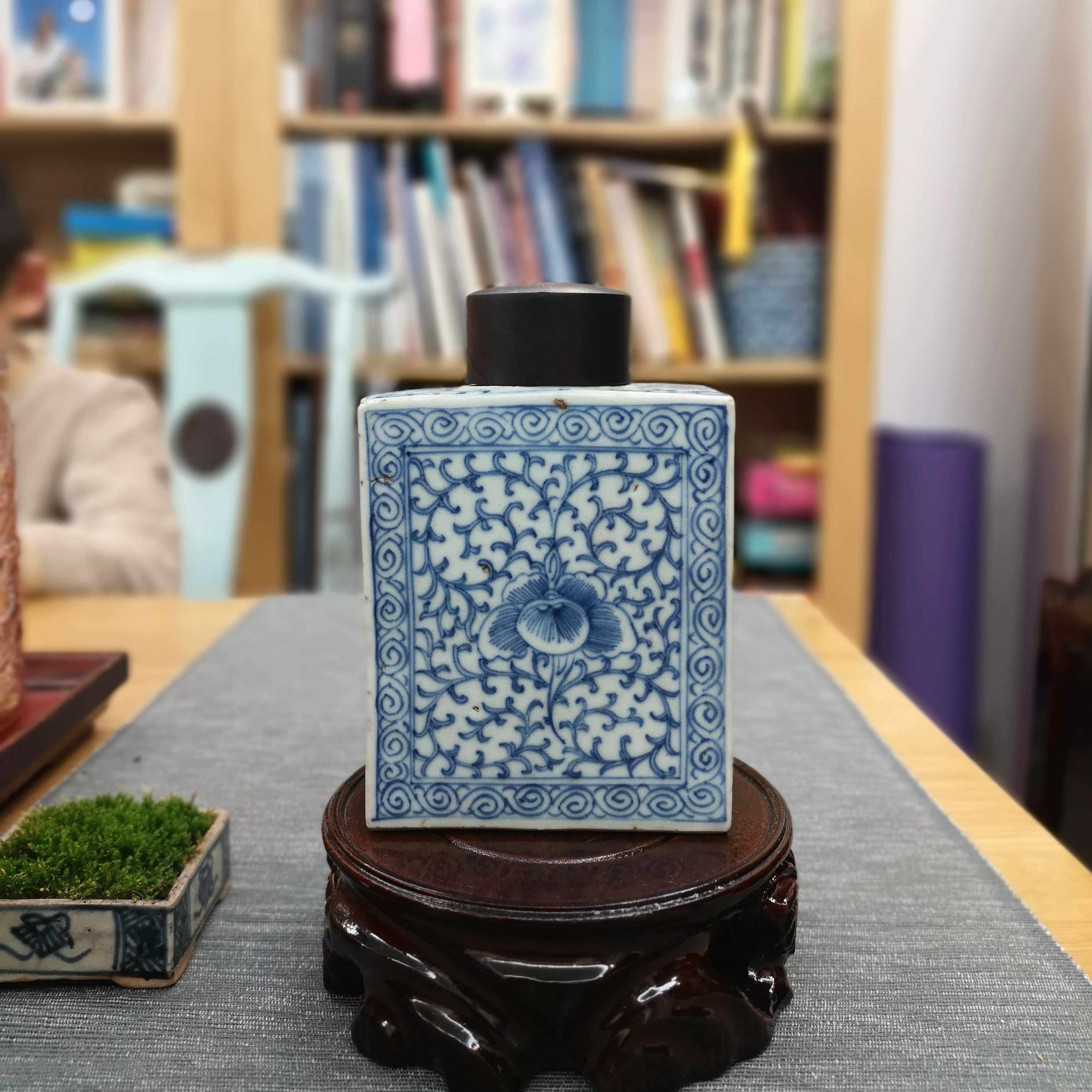 清代江南青花缠枝莲牡丹方形茶叶罐老物件古董瓷器艺术案头摆件