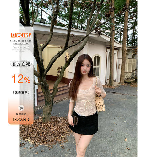 OTee纯欲风蕾丝拼接V领中袖t恤女