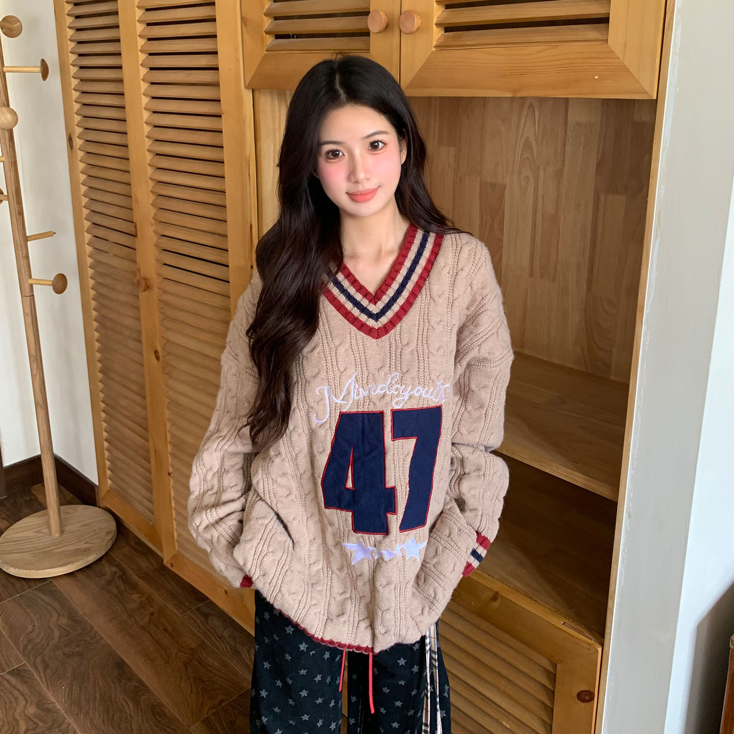 橘子树在哪儿学院风撞色V领麻花毛衣女秋季慵懒风宽松显瘦针织衫