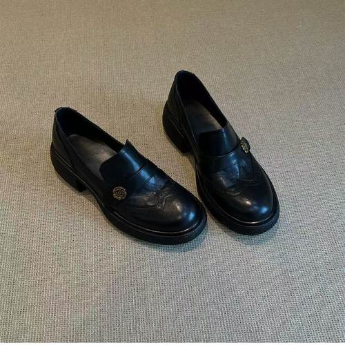 新款山茶花布洛克小皮鞋通勤单鞋