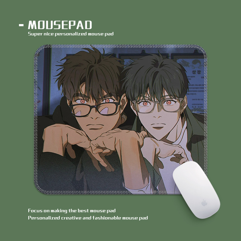 闵勇mignon动漫周边鼠标垫电脑办公小号桌垫锁边学生党耐脏便携垫