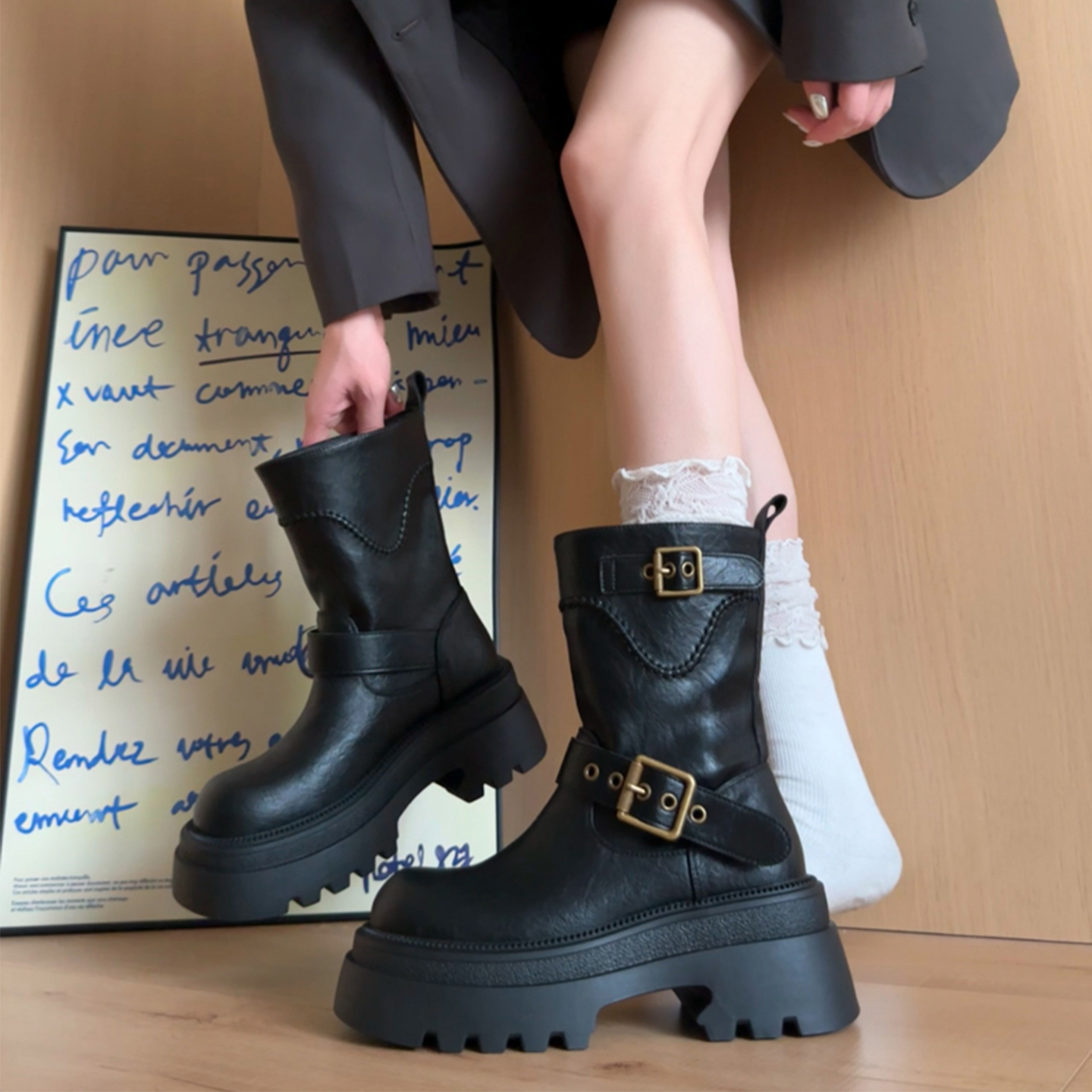 永希女靴小个子增高皮带扣马丁靴