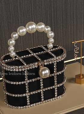 衣帽间飘窗软装托盘包包摆件