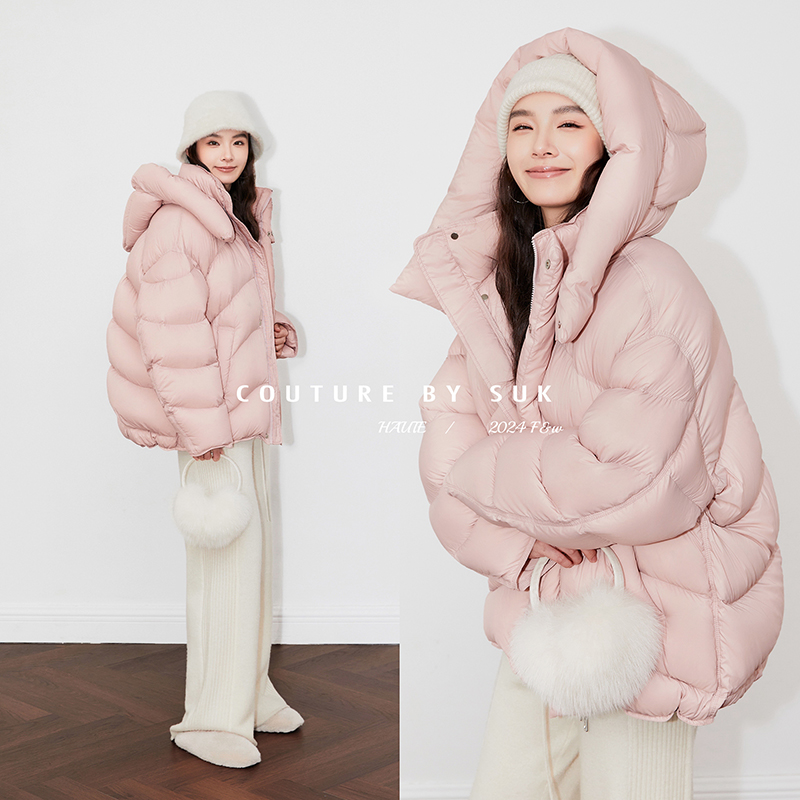 SUK 冬意阑珊！冬季新款斜绗缝显瘦连帽宽松90白鹅绒泡芙羽绒服女