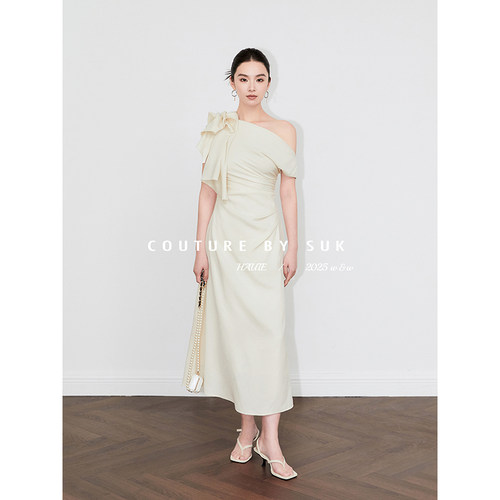 大朵手工花点缀收腰连衣裙女