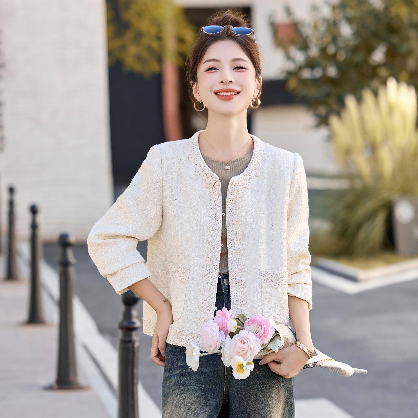 0252秋新季款复古洋气蕾丝拼接减龄上衣新中式国风外套女 LT2703-