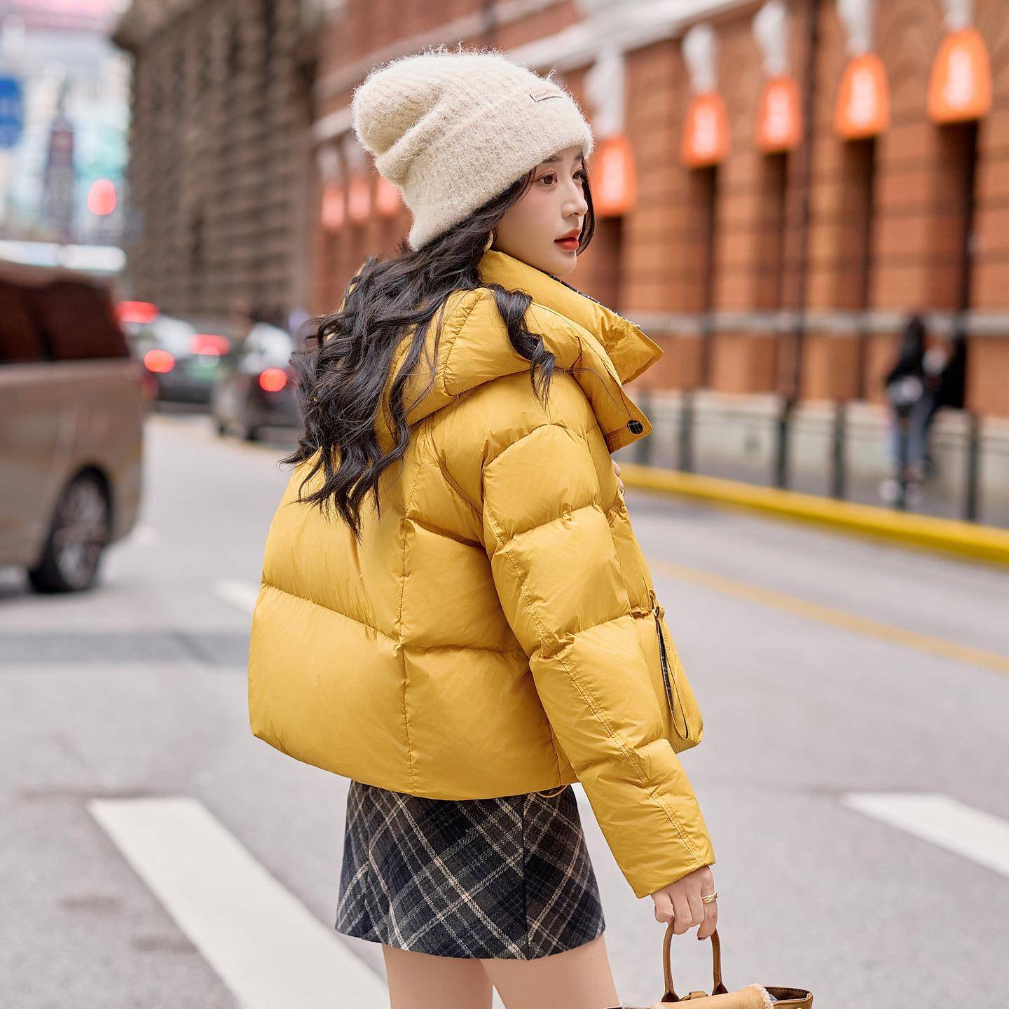 今年宽流行连女帽羽绒服短款2025ZYA86815冬新款松小子个白鸭绒面