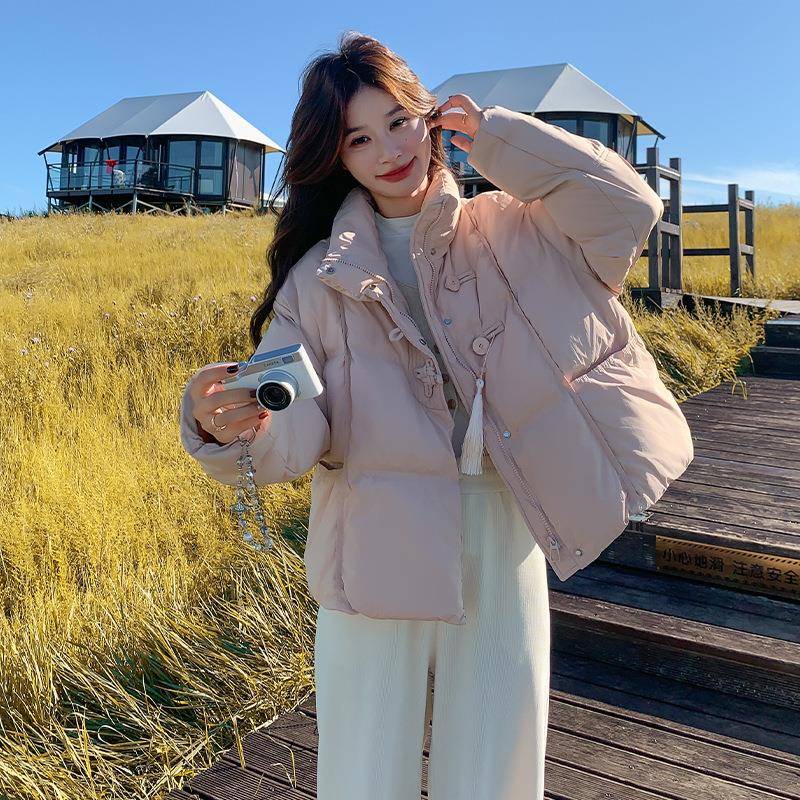 新品奶B228-A65ffu粉羽色u扣立领加盘厚绒服