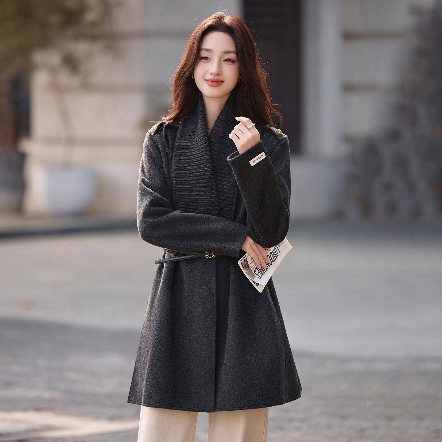 装女式毛呢HM8292外套2025带秋9冬季新款女系双面呢大衣 配围脖 H