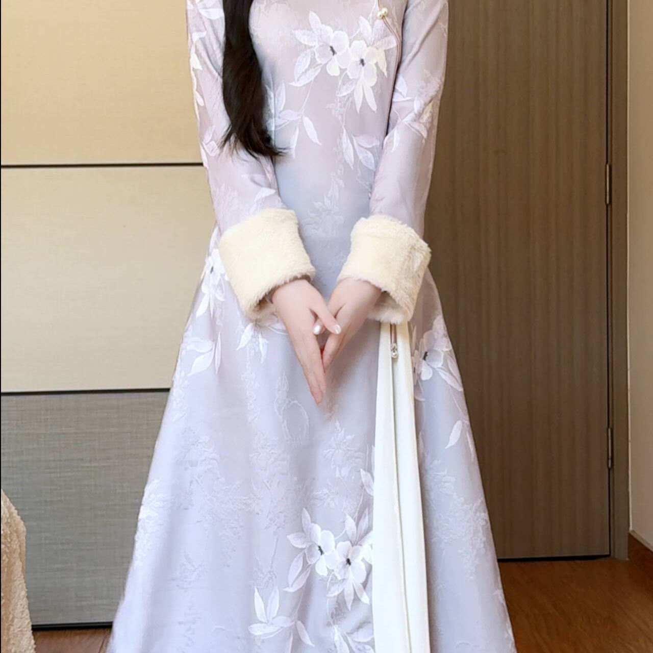 抹茶麻薯2025冬季新款紫色优雅毛绒领不开叉旗袍女保暖新中式长裙