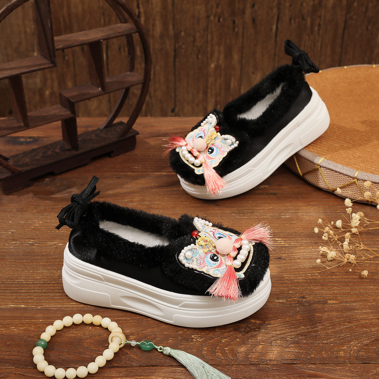 冬季新款国潮汉服平底女布鞋复古民族风绣花鞋成人虎头鞋女式棉鞋,女鞋,传统布鞋,淘宝优惠券,粉丝福利购,淘宝优惠卷