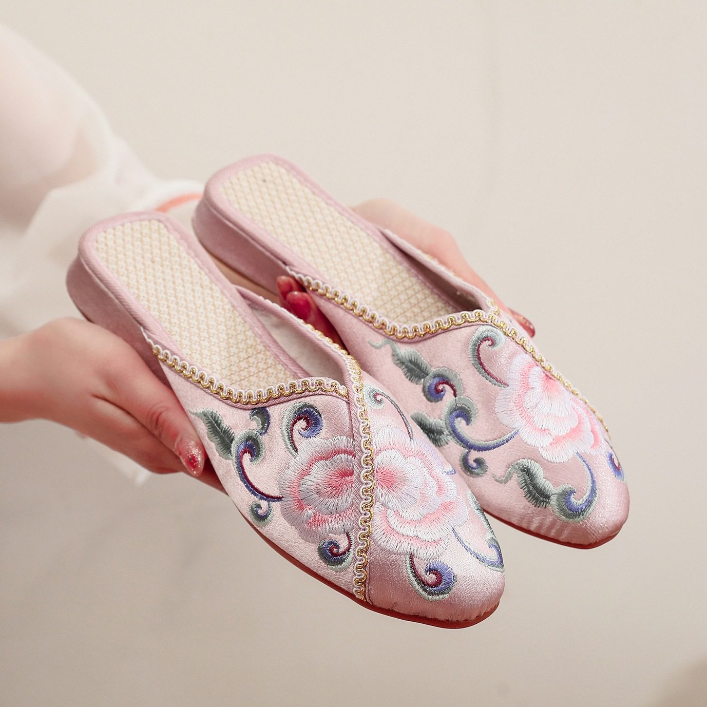 夏季古风绣花鞋女低跟外穿包头汉元素搭配旗袍一脚蹬汉服鞋女拖鞋,女鞋,包头拖,淘宝优惠券,粉丝福利购,淘宝优惠卷