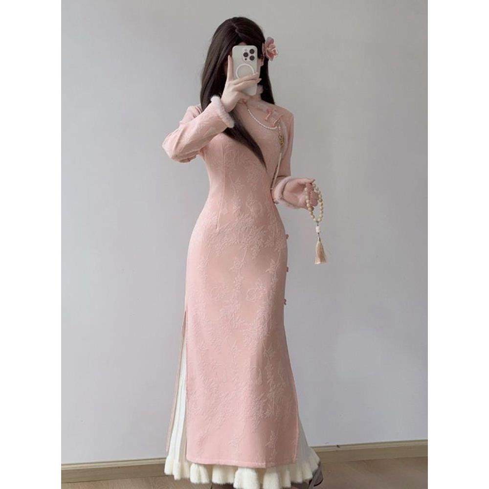 改良旗袍新款2025加绒加厚提花复古日常气质粉色修身绝美连衣裙