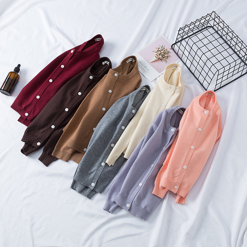 韩版糖果色中小童毛衣2026春季韩版儿童纯色柔软包芯纱针织开衫潮