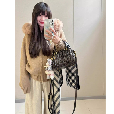 韩系时尚高级感气质大毛领针织衫