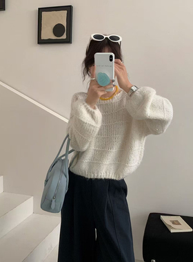 慵懒风奶系穿搭早秋新款毛衣女长袖套头蝙蝠袖短款针织衫气质上衣