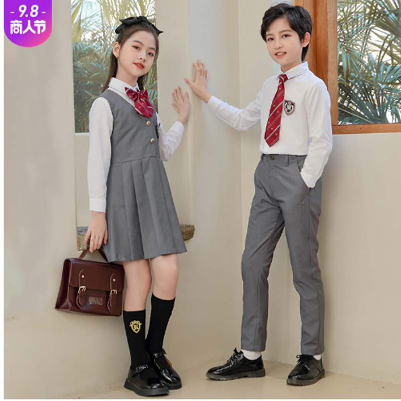 伊铭雪校服运动休闲款