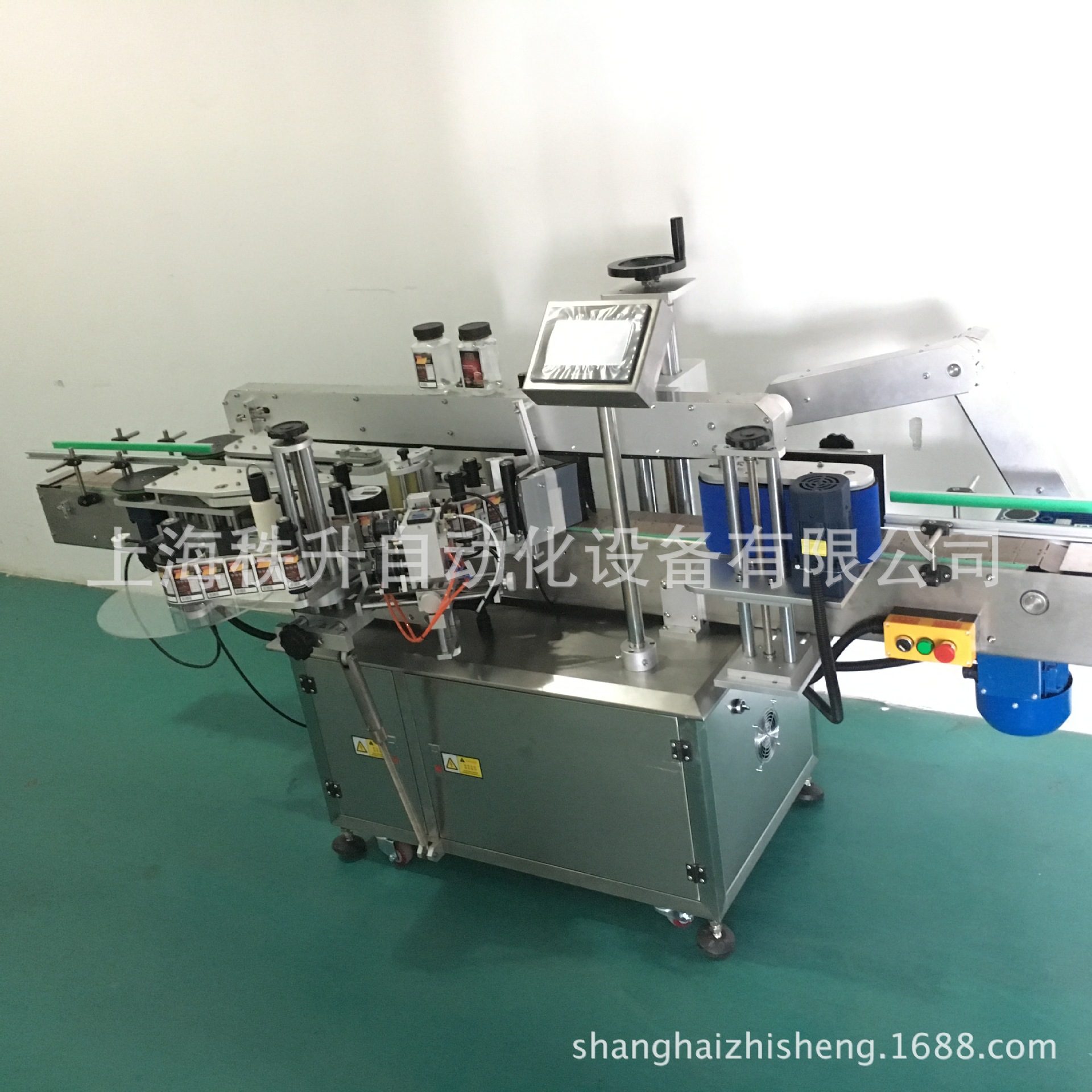 双面自动贴标签机器 贴商标机器 扁瓶贴标机 食品饮料瓶贴标机