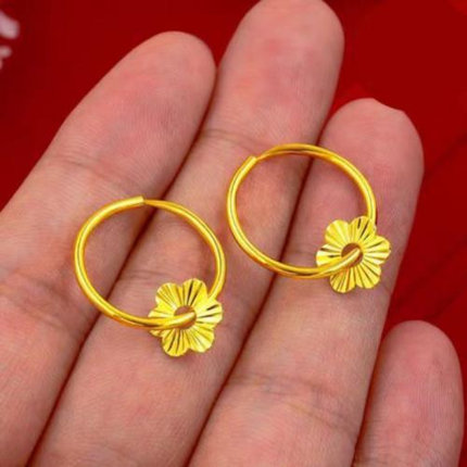 香港正品纯真沙金耳环女新款梅花耳圈不掉色抗过敏百搭耳饰送妈妈
