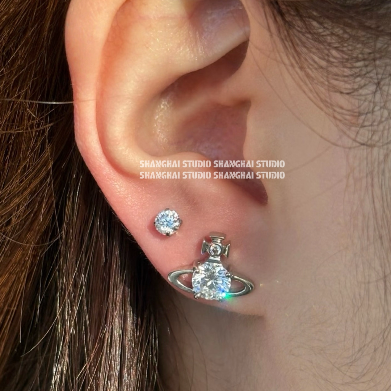 SHANCAI |蕾娜土星耳钉经典锆石单钻星球超闪百搭耳饰