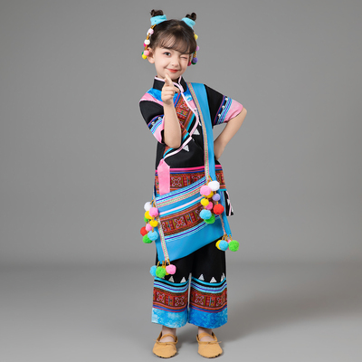 放学路上拉祜娃儿童少数民族