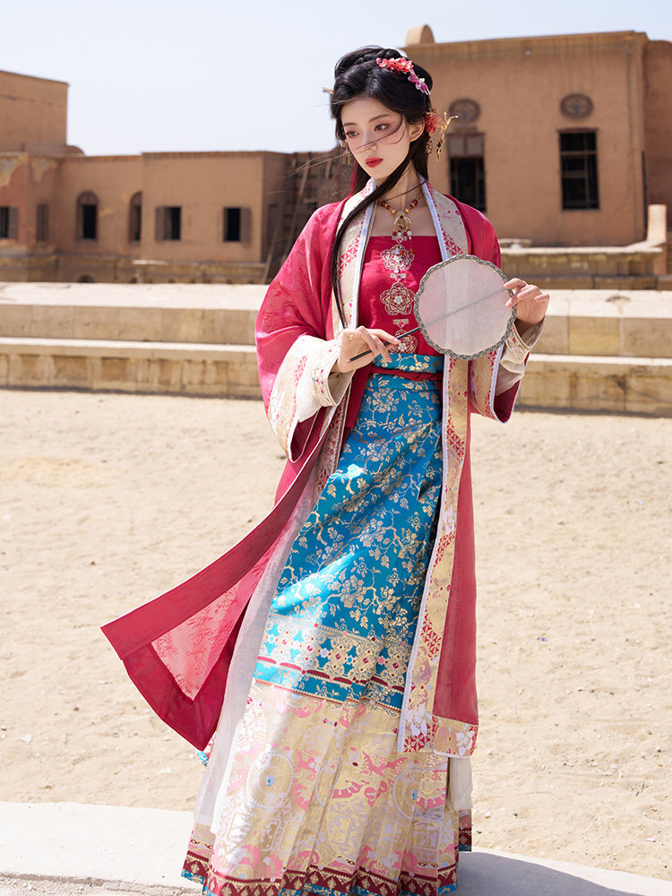 열세 유 카다몬 [JIN ZHI SI HAI] 멜빵과 말 얼굴 스커트가 달린 금색 자수 풀 에지 로브 가운 여성용 HANFU