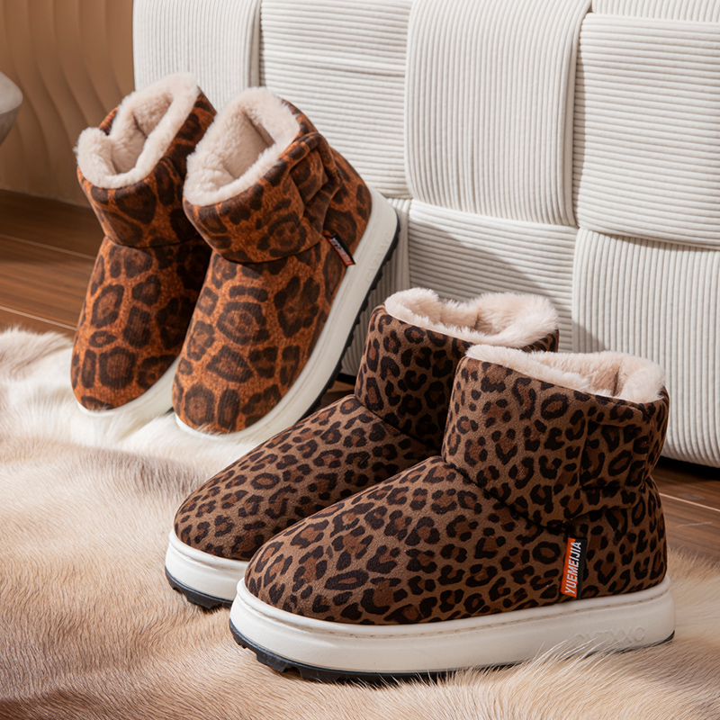 豹纹短靴女秋冬配大衣的靴子