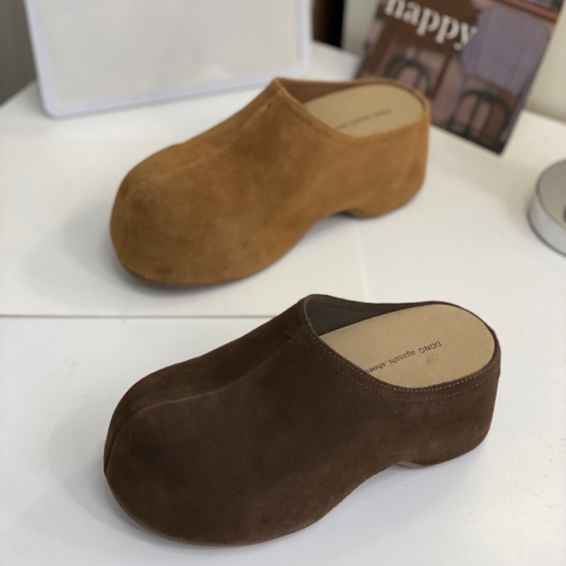 真皮勃肯半拖女2025冬季新款包头懒人鞋磨砂一脚蹬松糕厚底穆勒鞋