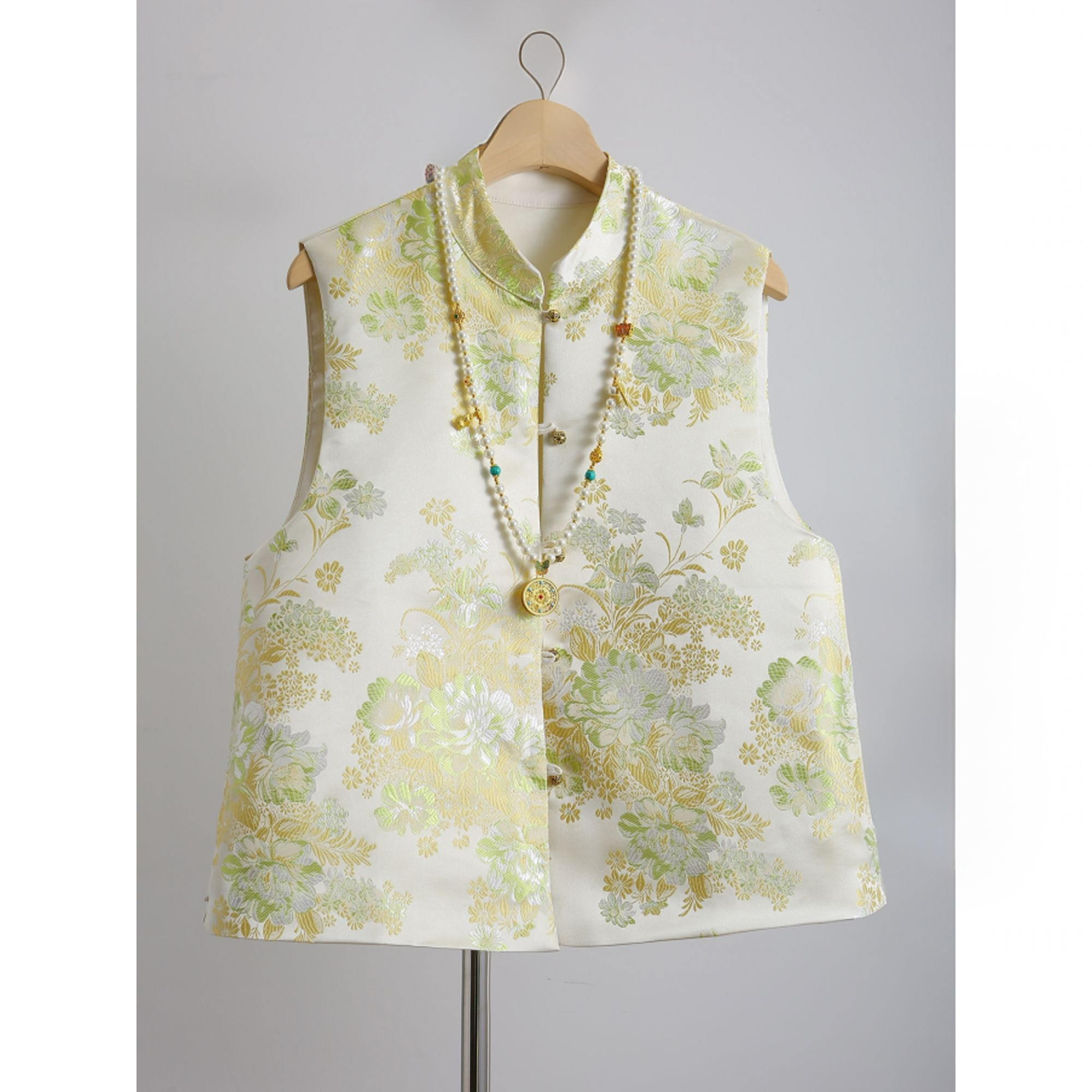 专柜大牌撤回尾单捡漏外贸高端重工织锦提花国风马甲女新中式马夹,女装/女士精品,马夹,淘宝优惠券,粉丝福利购,淘宝优惠卷