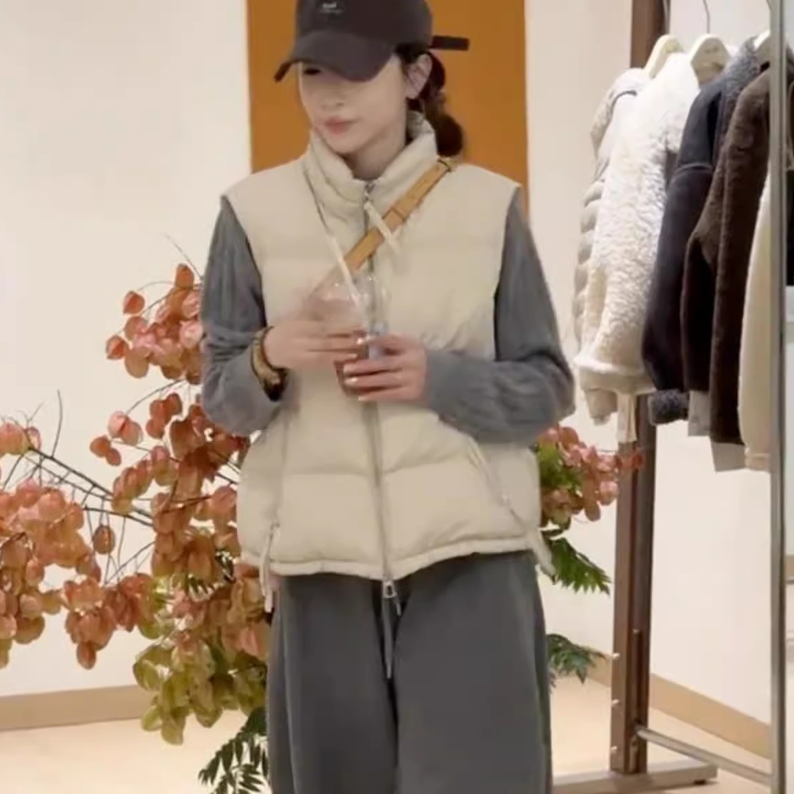 专柜大牌撤回尾单捡漏外贸高端超好看羽绒马甲小个子短款坎肩背心