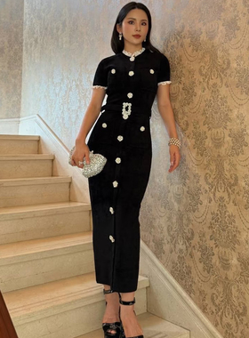 SP纯原2025秋冬新款黑色丝绒短袖钻饰修身连衣裙小香风针织中长裙