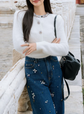 SP纯原2025秋冬新款白色圆领钻饰开衫上衣小香风针织衫短款毛衣女