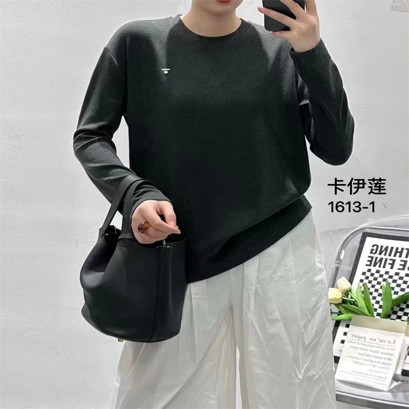 韩系1613-1加绒圆领小标装饰长袖T恤女冬新款加厚修身打底衫上衣