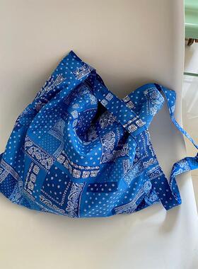 原创设计 颜色很正的蓝色~日韩百搭腰果花斜跨包包女布袋大容量