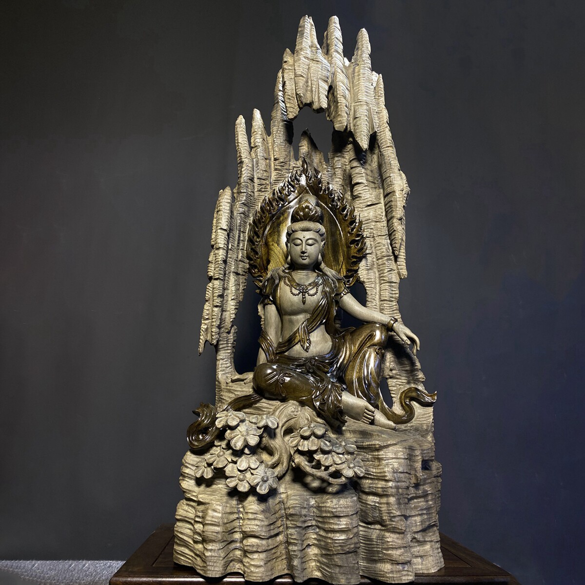 正宗金丝楠乌木雕件纯手工非遗阴沉木中式佛神像玄关水月观音摆件