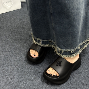 拖鞋女款夏天外穿厚底2025新款8cm增高时尚软底坡跟轻便网红凉拖