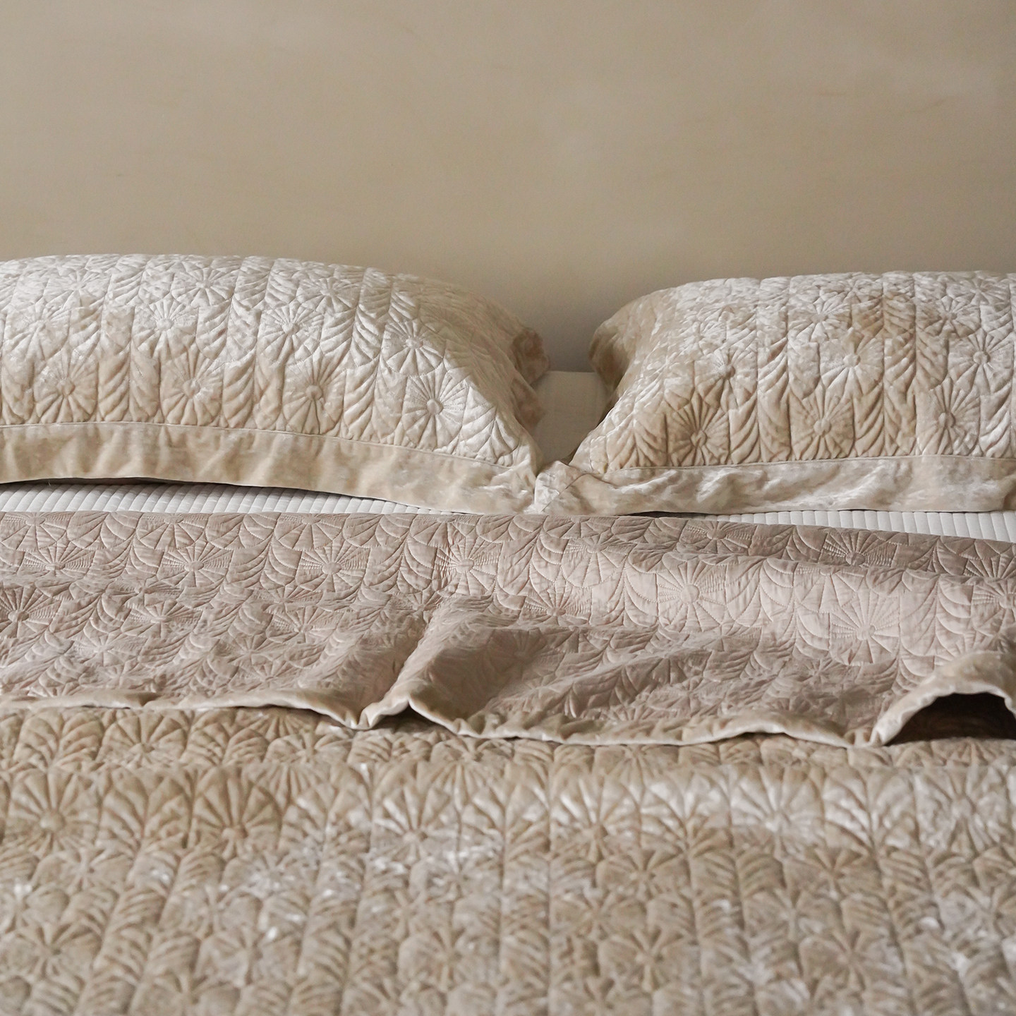 高级感轻奢床盖冬季加绒A面丝绒B面LF兰精天丝夹棉绗缝床单三件套