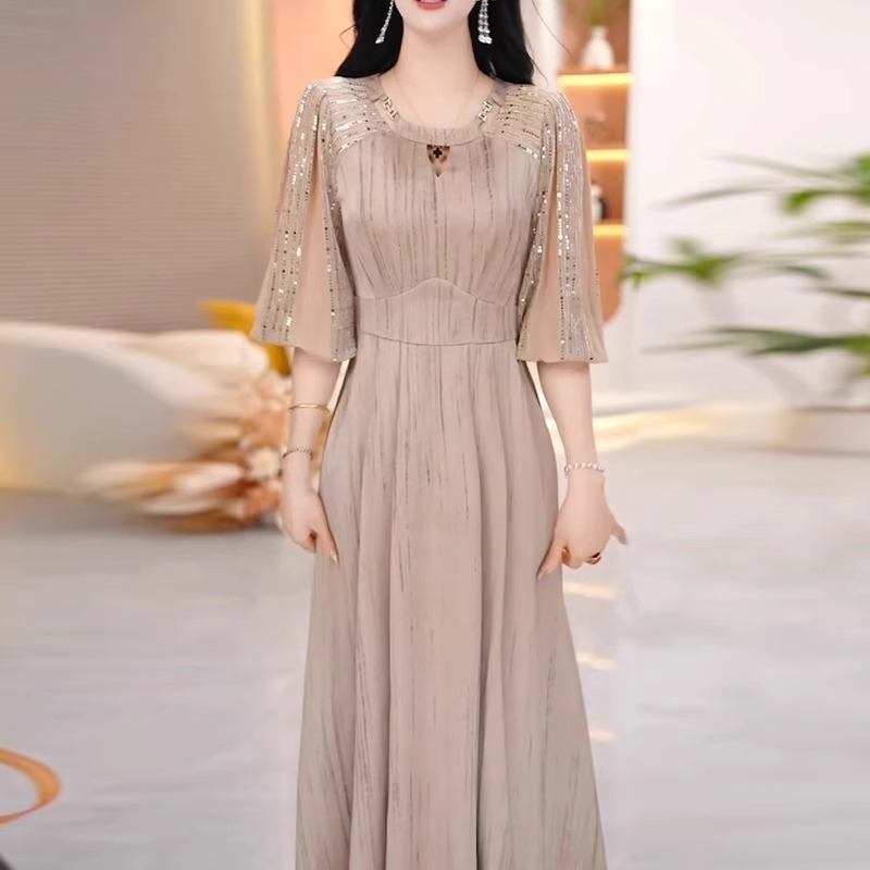 25新款八分袖冰丝段亮片收腰裙子