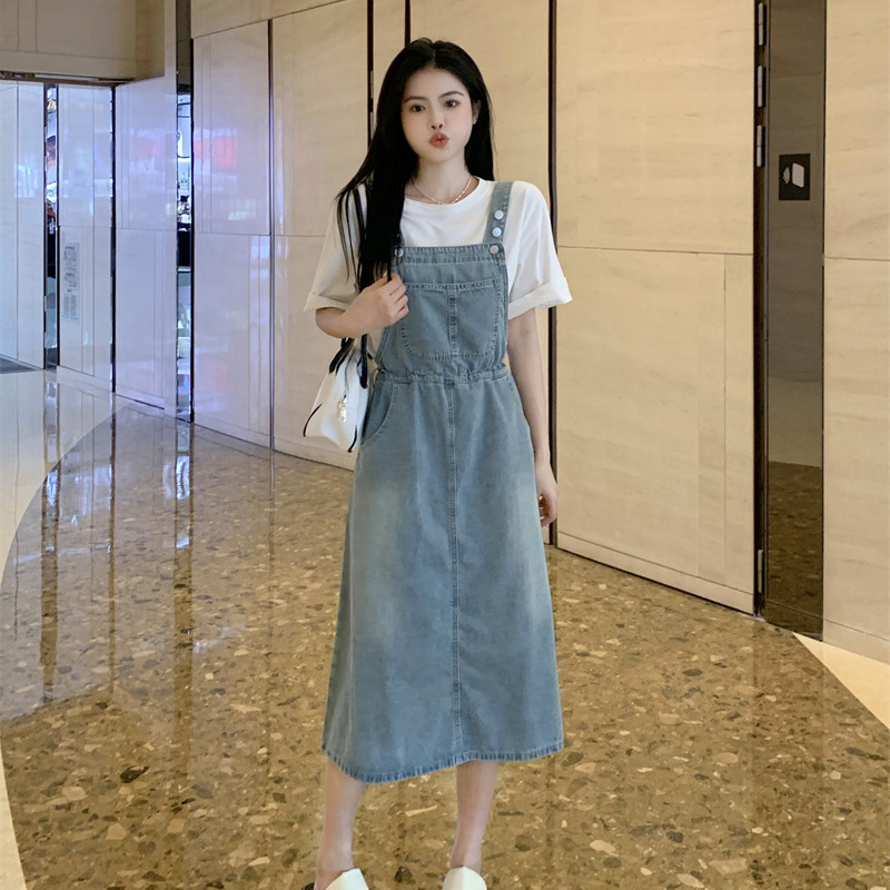 2026夏季新款韩版大码牛仔背带裙宽松显瘦小个子中长款吊带连衣裙