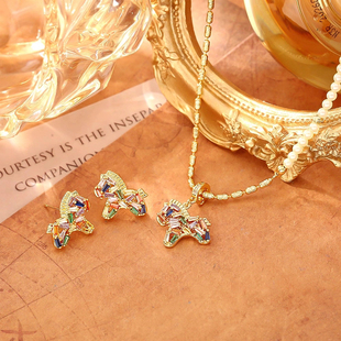 多巴胺彩色锆石小马吊坠项链女高级感精致新中式锁骨链秋冬新款