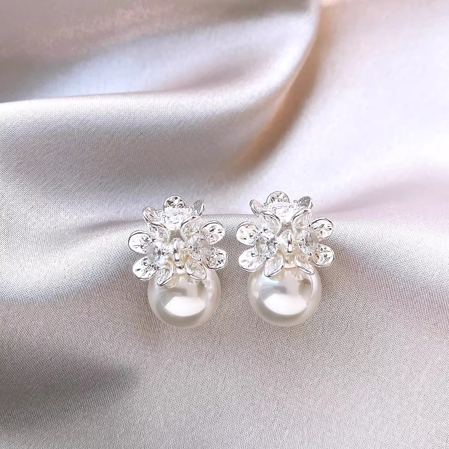 银色立体花朵锆石珠珠耳环女2026新款轻奢高级感独特耳饰百搭耳钉,饰品/流行首饰/时尚饰品新,耳钉,淘宝优惠券,粉丝福利购,淘宝优惠卷