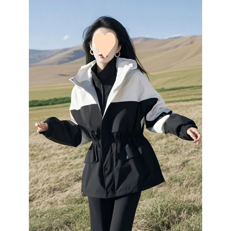 今年流行爆款时尚洋气高级感独特好看小香风黑色冲锋衣外套女春