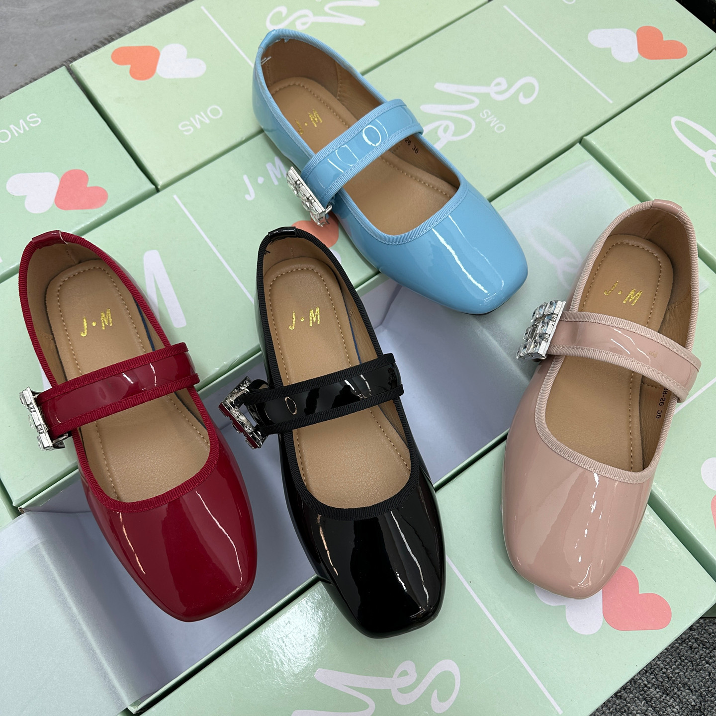 法式方头玛丽珍鞋女漆皮水钻一字扣浅口平底单鞋舒适,女鞋,玛丽珍鞋,淘宝优惠券,粉丝福利购,淘宝优惠卷