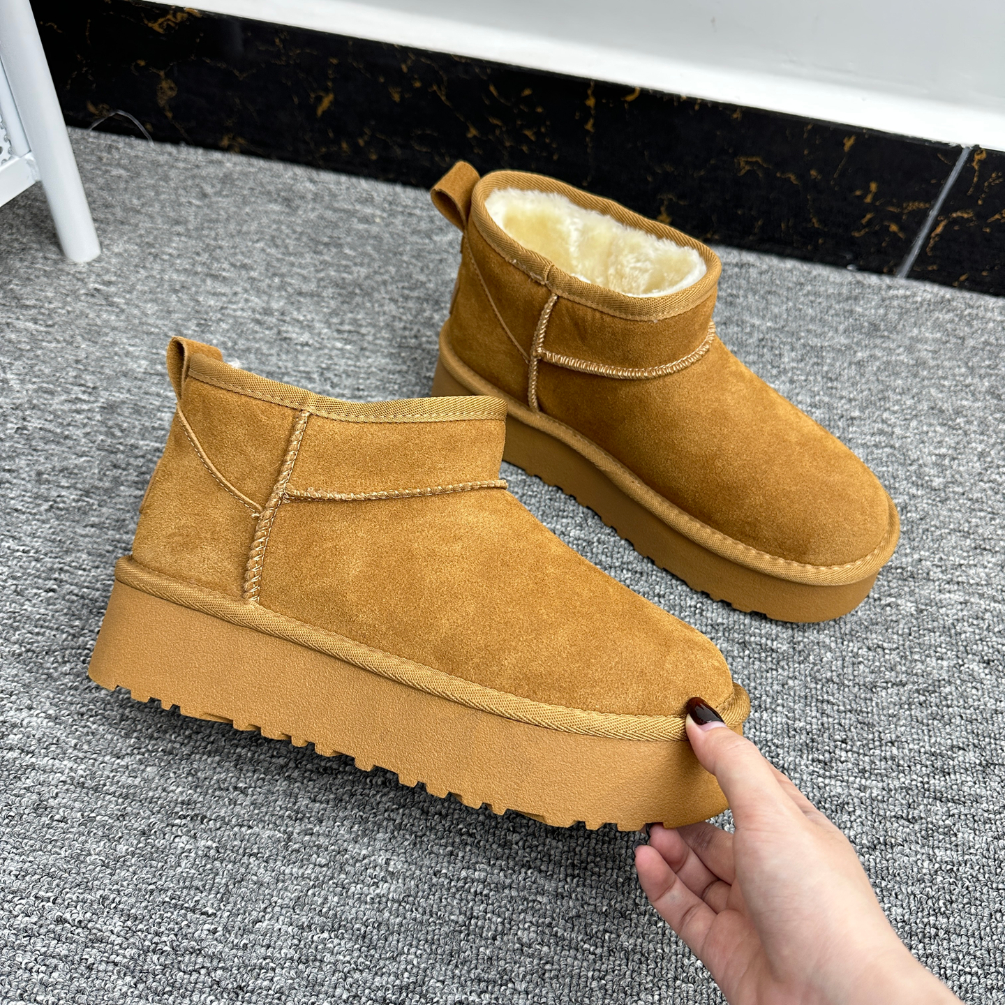 外贸大码圆头真皮柔软厚底雪地靴