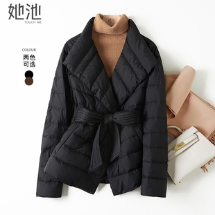 她池系带羽绒服2025冬季新款女装时尚简约短款保暖翻领长袖外套